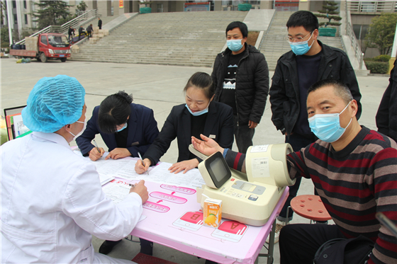 人民警察一心為民，捋袖捐血鐵血柔情——安康市公安局積極開展冬季獻血活動