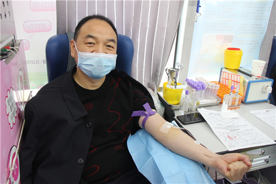 人民警察一心為民，捋袖捐血鐵血柔情——安康市公安局積極開展冬季獻血活動