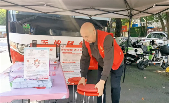 安康李軍，18年獻(xiàn)出“10”個自己……